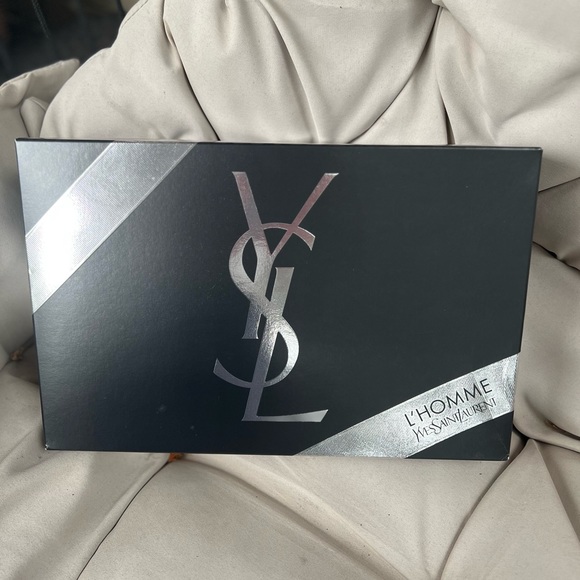 YVES SAINT LAUREN PERFUME BLACK TRAVEL BAG - Picture 3 of 16